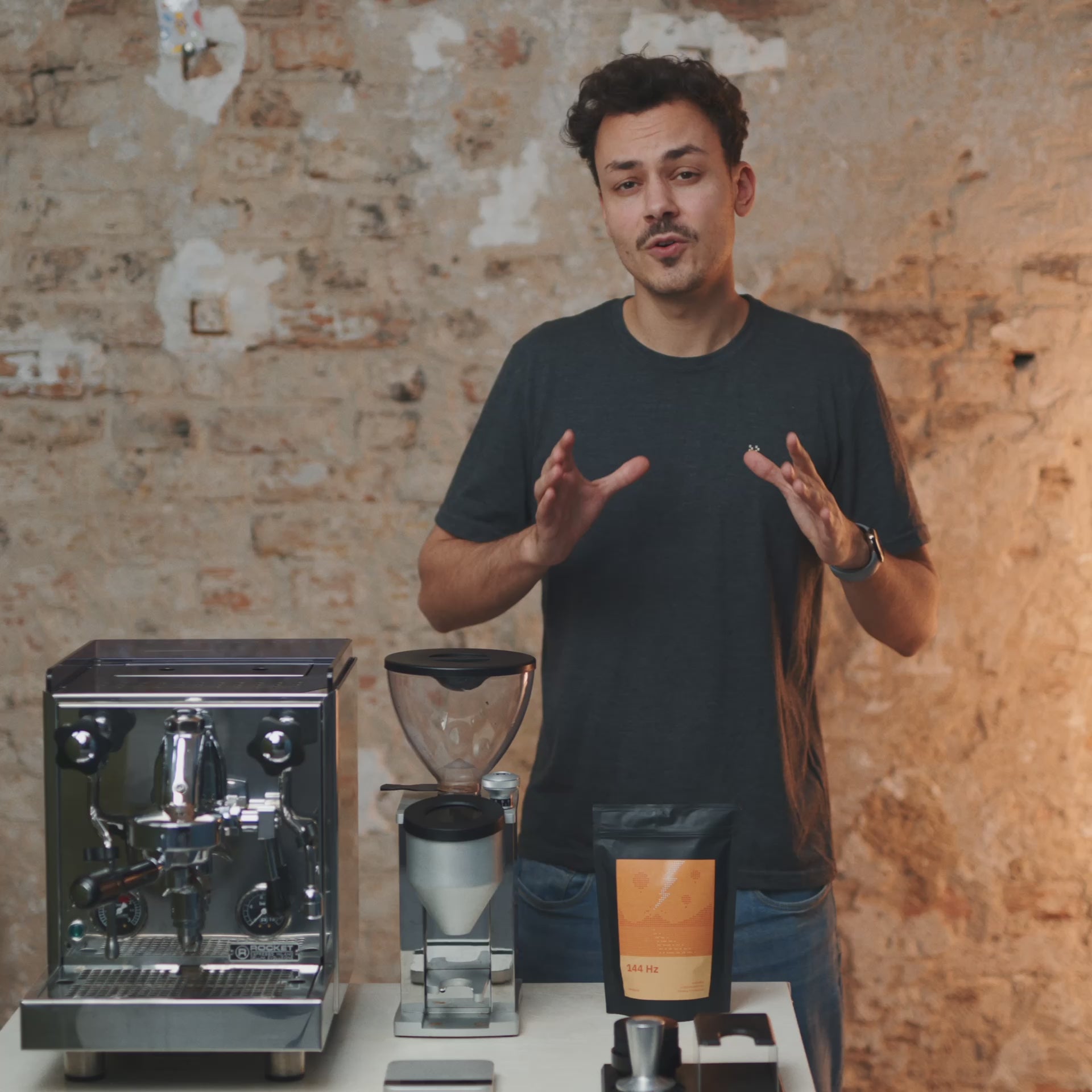 144 Hz Espresso